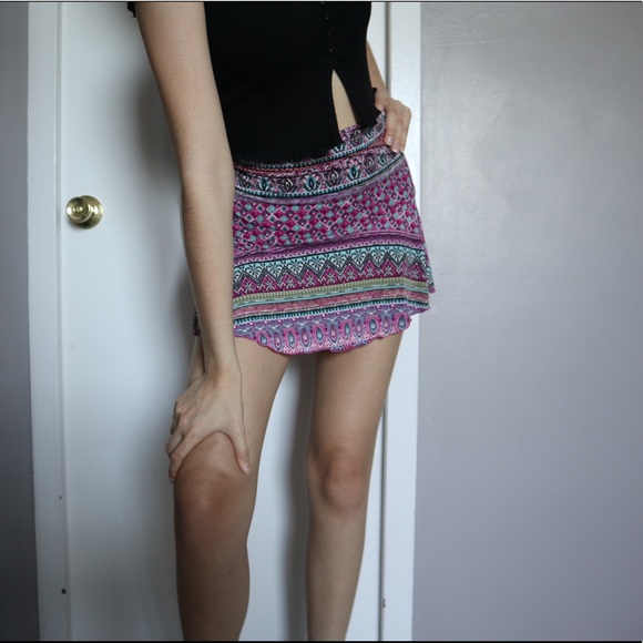 Patterned Mini Skirt - Picture 3 of 9